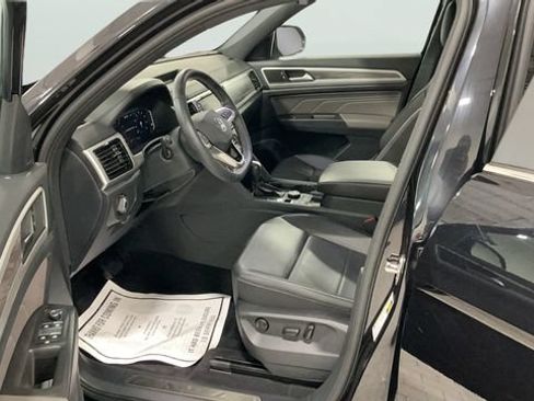 Used 2023 Volkswagen Atlas Cross Sport SE AWD/4WD image 16