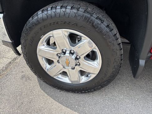 Used 2022 Chevrolet Silverado 2500 LTZ w/ LTZ Plus Package AWD/4WD image 8
