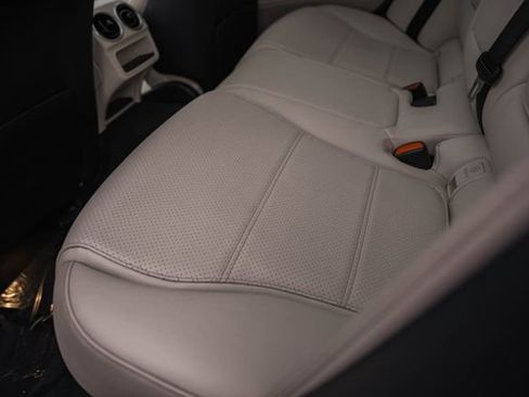 Used 2023 Mercedes-Benz C 300 4MATIC Sedan image 30