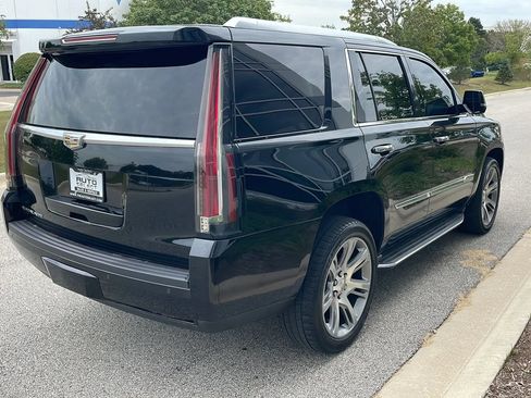 Used 2015 Cadillac Escalade Luxury AWD/4WD image 5