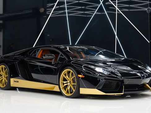 Used 2017 Lamborghini Aventador LP 700-4 image 1