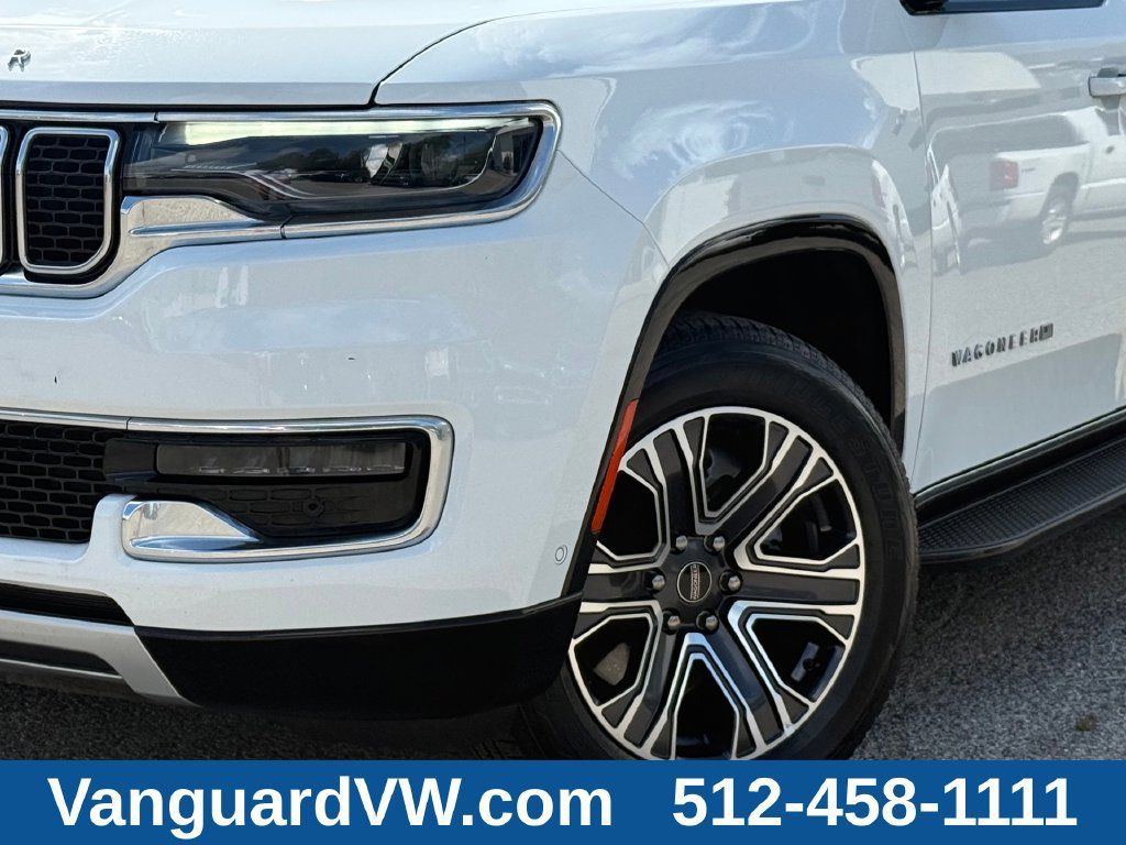 Used 2025 Jeep Wagoneer Series II RWD image 3