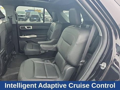 Used 2022 Ford Explorer XLT w/ Equipment Group 202A image 18