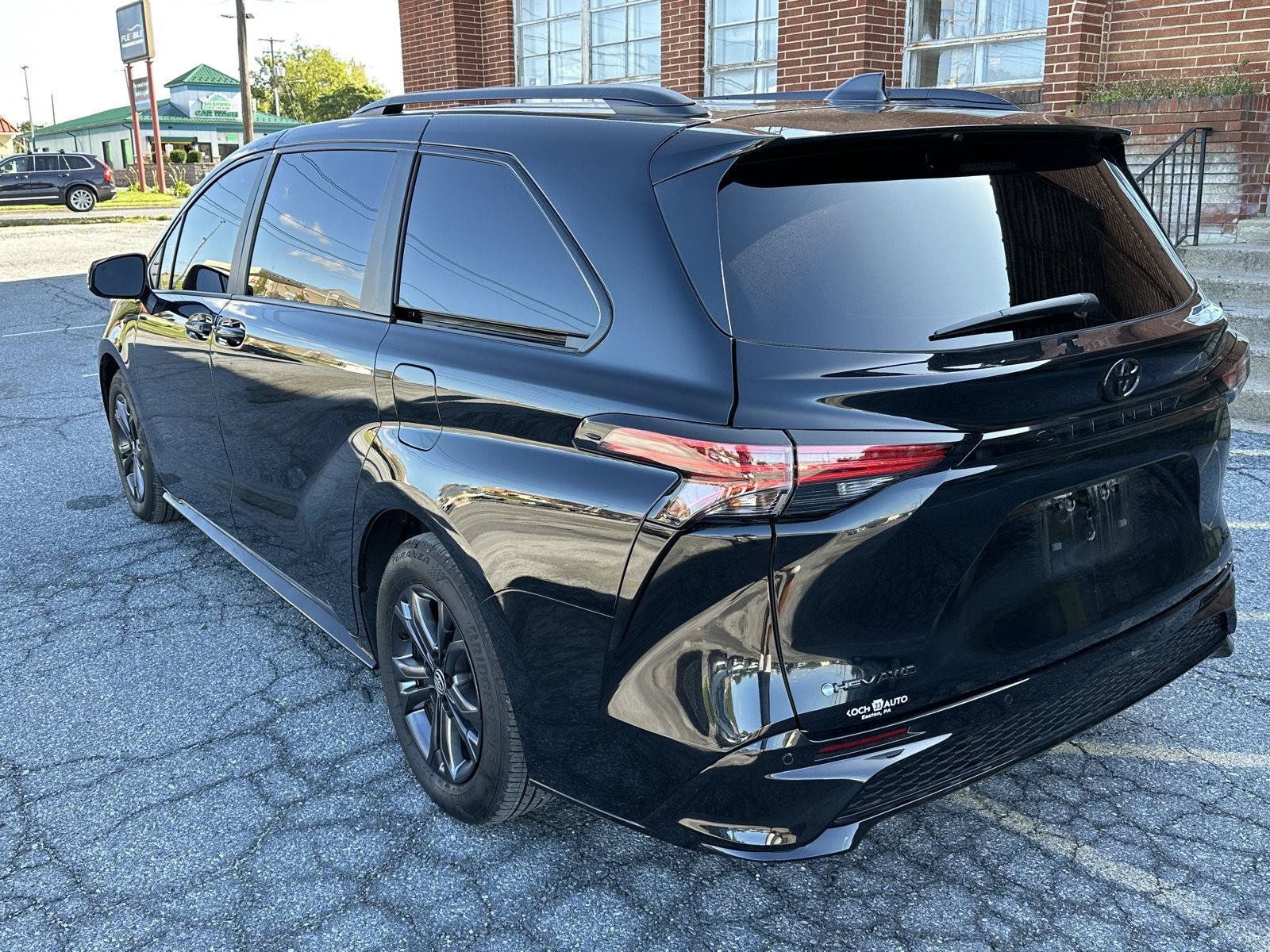 Used 2026 Toyota Sienna XSE AWD/4WD image 6
