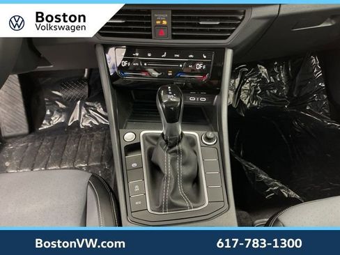 New 2026 Volkswagen Jetta SE FWD image 22