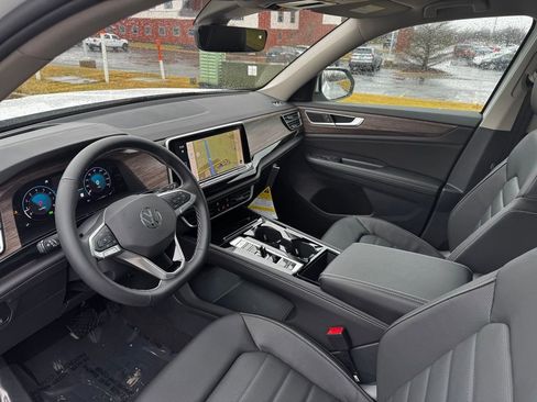 Used 2025 Volkswagen Atlas SEL AWD/4WD image 23