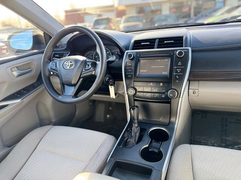 Used 2015 Toyota Camry LE FWD image 19