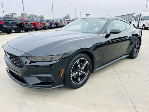 Used 2025 Ford Mustang Coupe RWD image 29