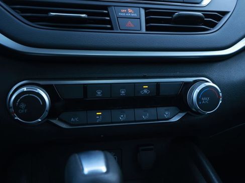 Used 2024 Nissan Altima 2.5 S image 18