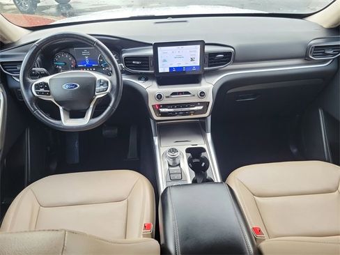 Used 2021 Ford Explorer XLT w/ Equipment Group 202A image 23