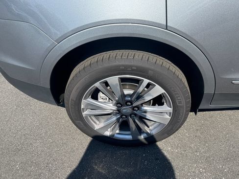 Used 2024 Cadillac XT5 Premium Luxury AWD/4WD image 11