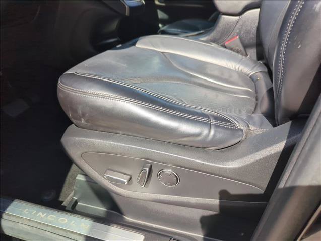 Used 2019 Lincoln MKC Reserve FWD image 14