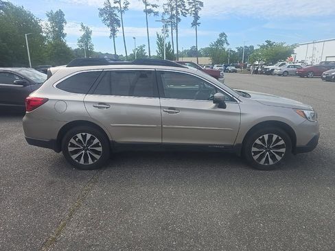 Used 2015 Subaru Outback 2.5i Limited image 4