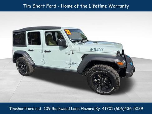 Used 2023 Jeep Wrangler Unlimited w/ Cold Weather Group AWD/4WD image 2