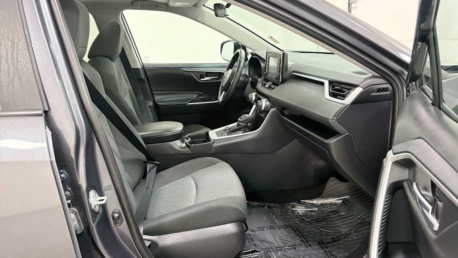 Used 2020 Toyota RAV4 XLE AWD/4WD image 29