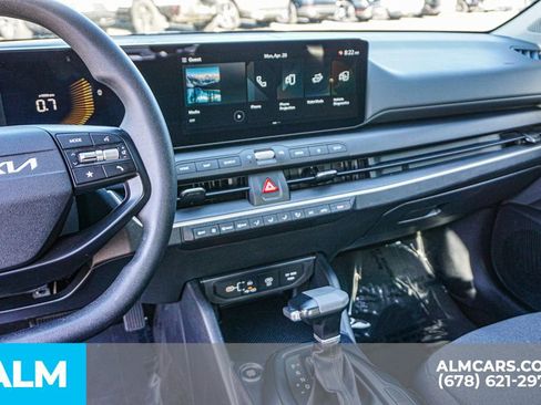 Used 2025 Kia K4 FWD image 32