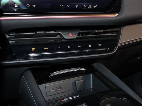 Certified 2025 Buick Envision Sport Touring image 22