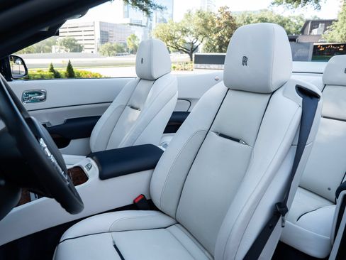 Certified 2020 Rolls-Royce Dawn RWD image 8