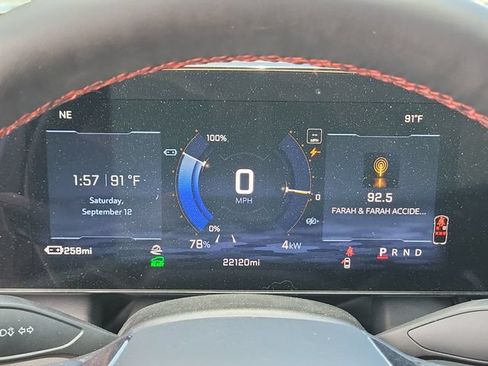 Used 2024 Chevrolet Equinox EV RS FWD image 27