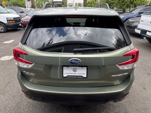 Used 2020 Subaru Forester Premium AWD/4WD image 9