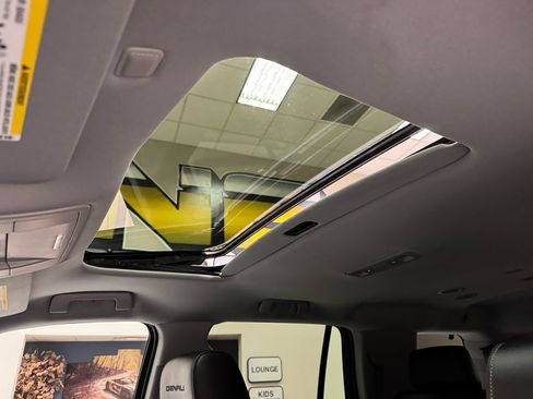 Used 2016 GMC Yukon Denali image 38