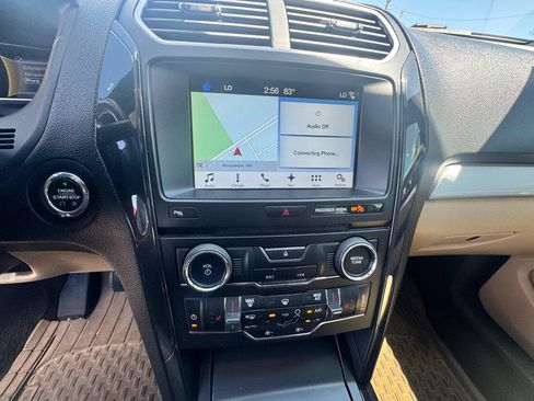 Used 2017 Ford Explorer XLT w/ Equipment Group 202A FWD image 22