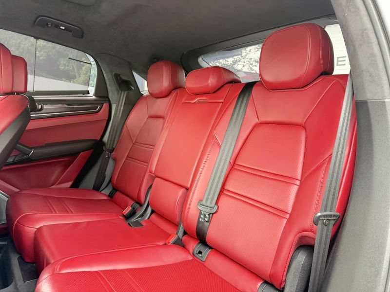 Used 2023 Porsche Cayenne GTS AWD/4WD image 18
