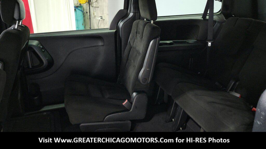 Used 2015 Dodge Grand Caravan SXT w/ Blacktop Package FWD image 35