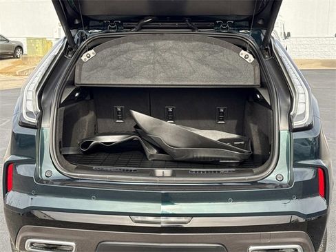 Used 2024 Cadillac XT4 Sport image 5