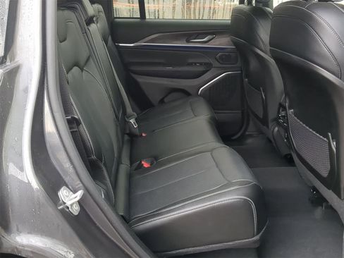 Certified 2023 Jeep Grand Cherokee Overland image 27