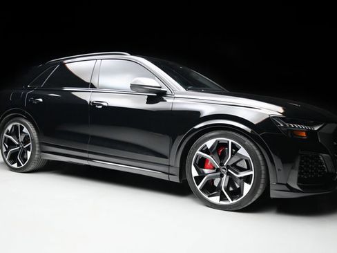 Used 2023 Audi RS Q8 w/ Black Optic Package image 30