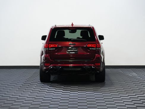 Used 2018 Jeep Grand Cherokee Trackhawk AWD/4WD image 7