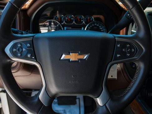 Used 2014 Chevrolet Silverado 1500 High Country w/ High Country Premium Package AWD/4WD image 15
