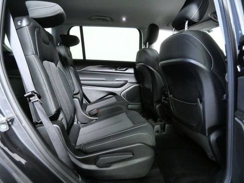 Used 2022 Jeep Grand Cherokee L Laredo w/ Luxury Tech Group I AWD/4WD image 13
