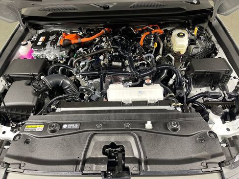 Certified 2025 Toyota Land Cruiser image 9