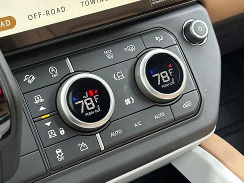 New 2026 Land Rover Defender 130 X-Dynamic SE AWD/4WD image 17