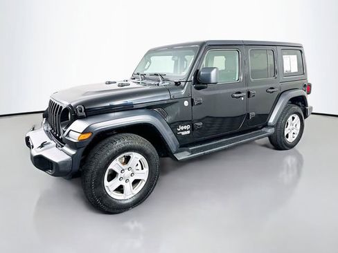 Used 2019 Jeep Wrangler Unlimited Sport S AWD/4WD image 3
