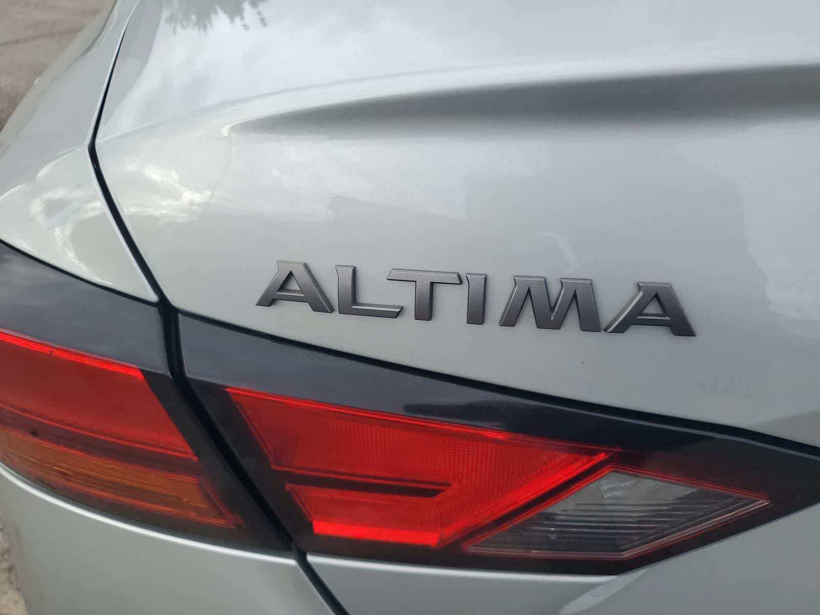 Used 2024 Nissan Altima 2.5 SR FWD image 10