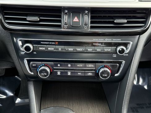 Used 2019 Kia Optima EX w/ EX Premium Package image 32