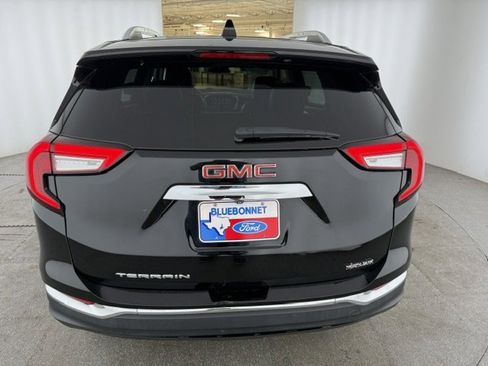Used 2022 GMC Terrain SLT w/ LPO, Floor Liner Package FWD image 4