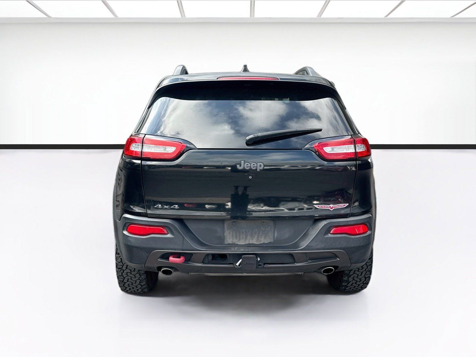 Used 2016 Jeep Cherokee Trailhawk w/ Leather Interior Group AWD/4WD image 5