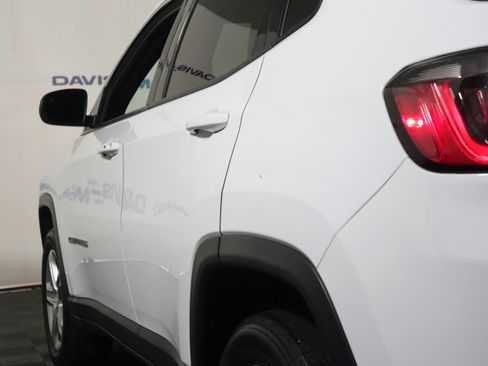 Used 2023 Jeep Compass Latitude w/ Convenience Group image 10