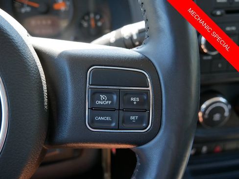 Used 2015 Jeep Patriot Latitude w/ Sun/Sound Group AWD/4WD image 17