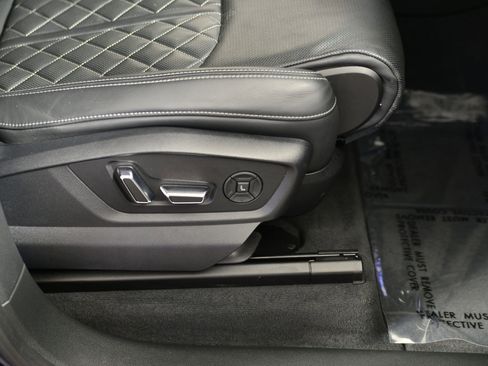 Used 2023 Audi SQ8 Premium Plus w/ SQ8 Luxury Package image 10