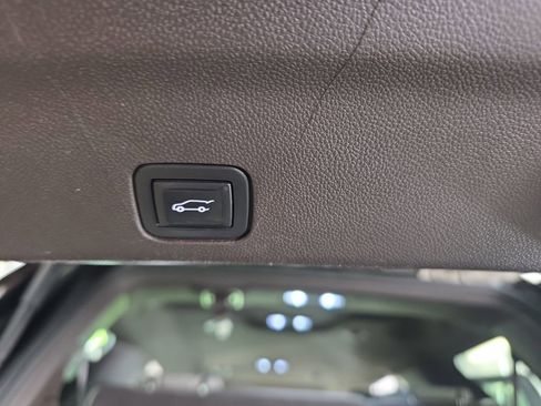 Used 2022 GMC Yukon SLT w/ SLT Luxury Package AWD/4WD image 15
