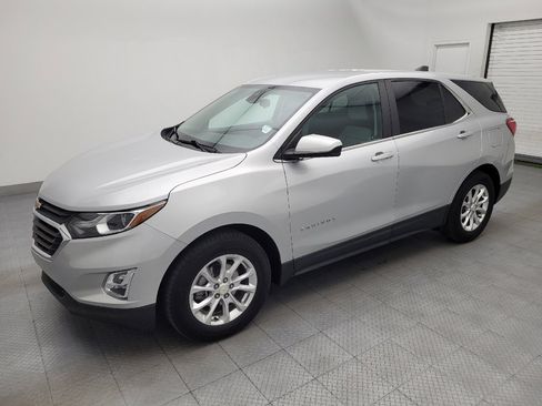 Used 2021 Chevrolet Equinox LT FWD image 2