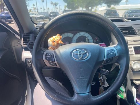 Used 2011 Toyota Camry SE w/ SE Extra-Value Pkg #1 FWD image 14