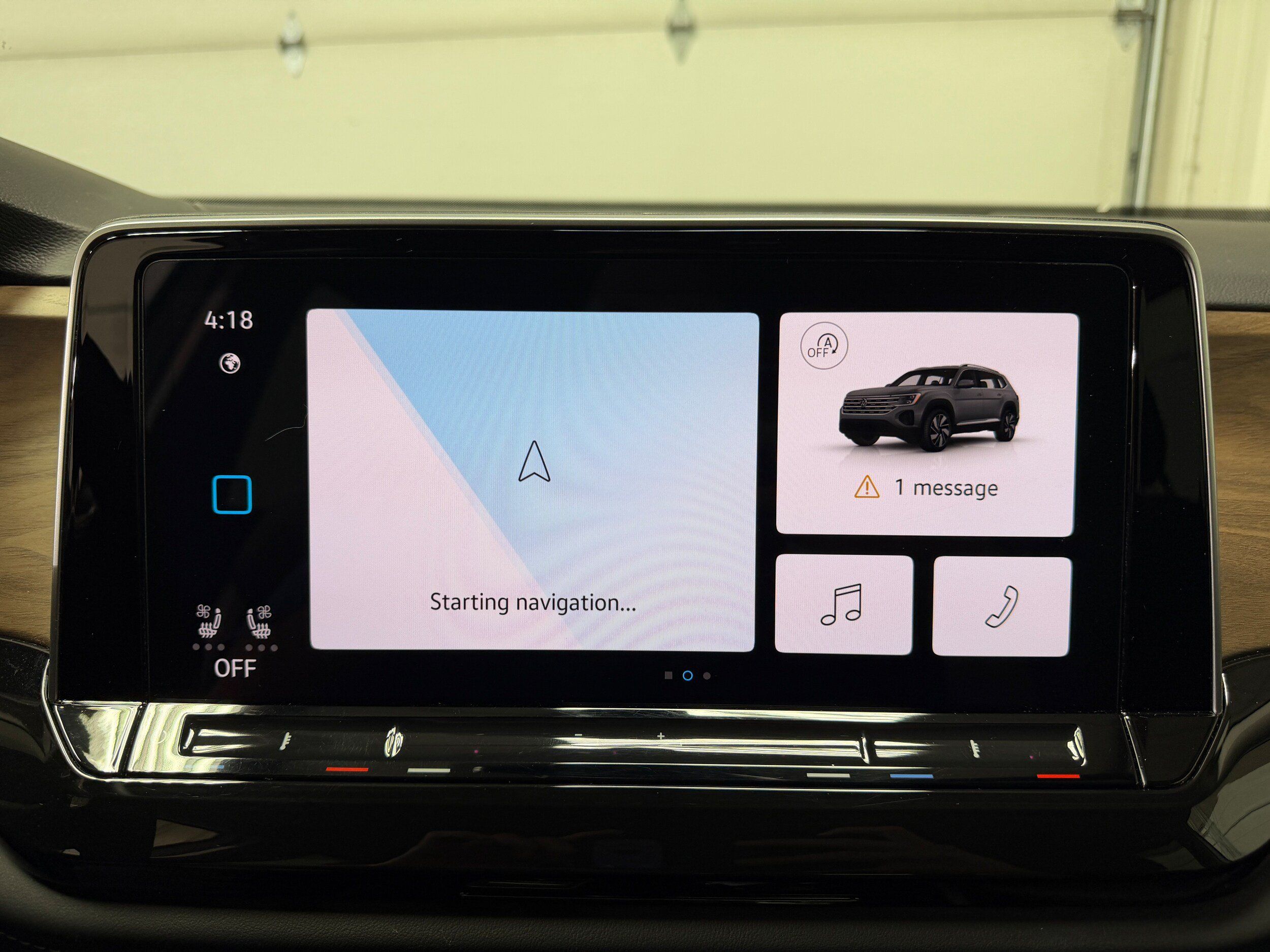 Used 2025 Volkswagen Atlas SE AWD/4WD image 23