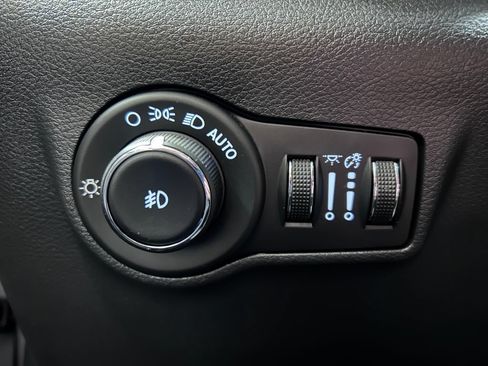 Used 2025 Jeep Compass Trailhawk w/ Trailhawk Elite Group AWD/4WD image 7