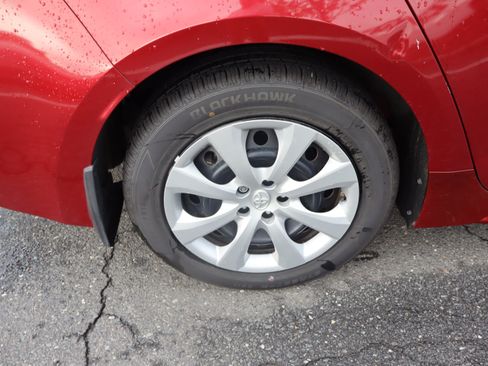 Used 2022 Toyota Corolla LE FWD image 38